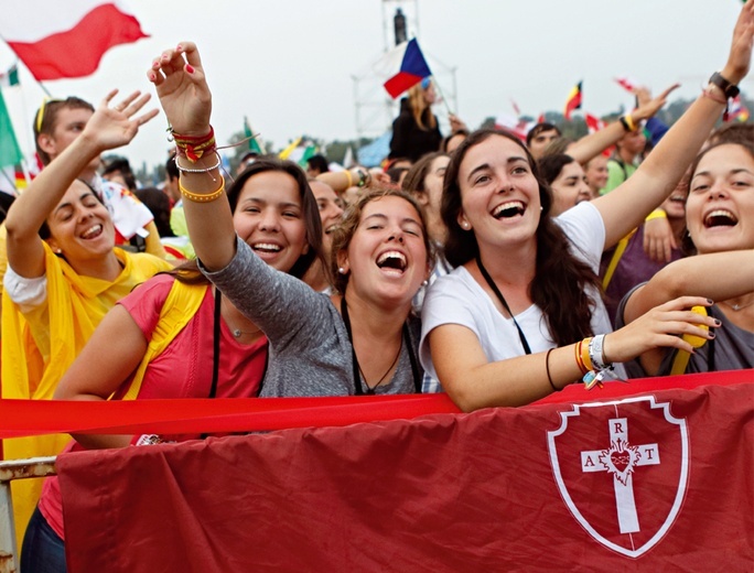 W Polsce Światowe Dni Młodzieży odbyły sie dwukrotnie. Na zdjęciu powitanie papieża Franciszka przez młodzież w Krakowie.