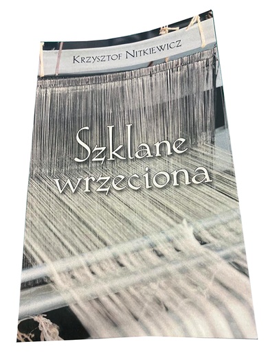 Publikacja zawiera 10 krótkich opowiadań i jedno dłuższe w formie mini powieści.