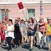 W niedzielę jako pierwsze na trasę wyruszyły grupy strumienia nyskiego.