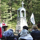 	Przy kapliczce homilię podczas Mszy św. polowej wygłosił ks. Roman Panek.