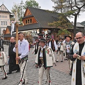 Wśród uczestników Męskiego Różańca są bracia Wojciech i Stanisław z Bukowiny Tatrzańskiej – reprezentanci młodego pokolenia górali. 