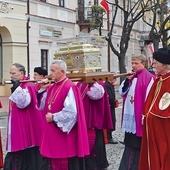 Podobnie jak w latach ubiegłych ulicami Łowicza przejdzie procesja z relikwiami.
