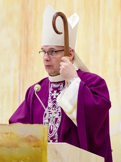 Eucharystii przewodniczył biskup pomocniczy. 