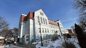 Obecny budynek został oddany do użytku w 1912 r.