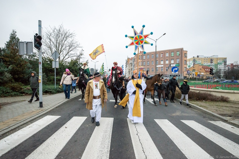 Trzej Królowie na ulicach Głogowa