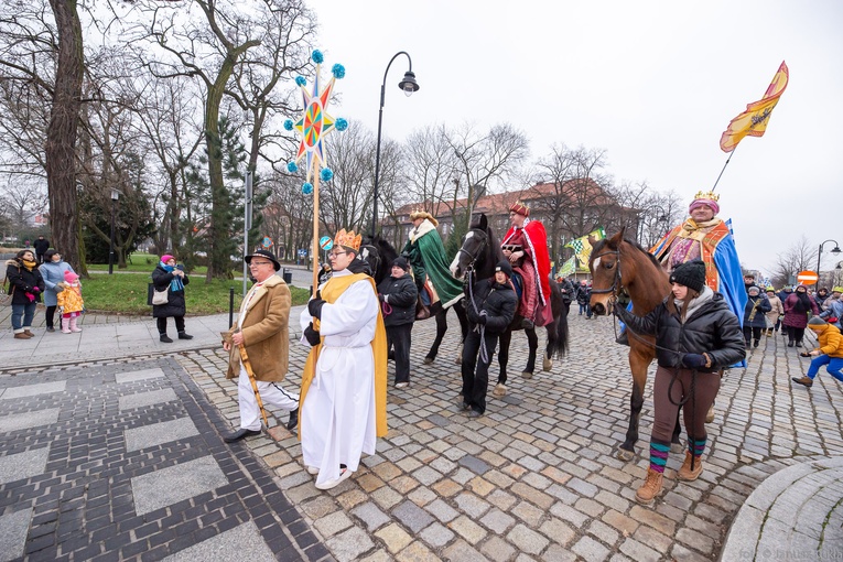 Trzej Królowie na ulicach Głogowa