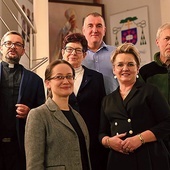 Odpowiedzialni za bielsko-żywieckie wspólnoty. Od lewej: ks. Piotr Hoffmann, Agnieszka Bieniek, Irena Olma, Piotr Kądzioła, Marta Stanowska i Piotr Czadankiewicz.