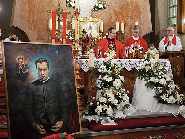 	Msza św. w sanktuarium Matki Bożej Patronki Rodzin Robotniczych w Płokach w 75. rocznicę zamordowania duszpasterza.
