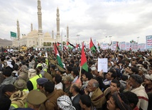 Masowe protesty przeciwko działaniom Ameryki w Sanie