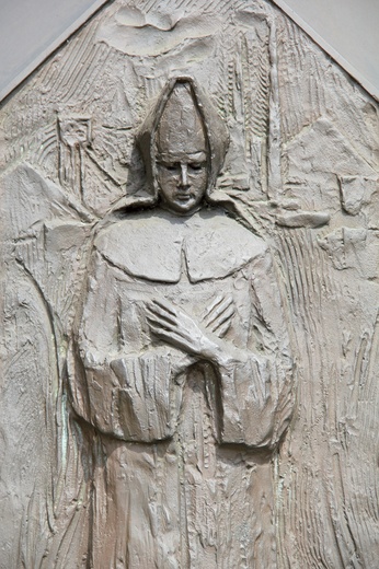 Siostra Damascena przedstawiona na drzwiach bazyliki św. Antoniego.