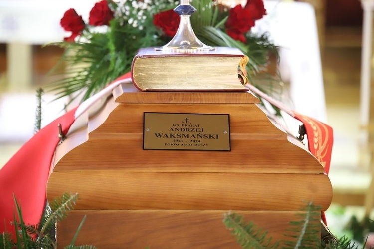 Uroczystości pogrzebowe ks. Andrzeja Waksmańskiego (1941-2024)