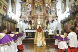Modlitwa za ojczyznę w sanktuarium św. Stanisława w Szcepanowie.
