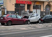 Szczecin: 20 poszkodowanych, dwie osoby w stanie krytycznym po wypadku; jest tymczasowy areszt dla kierowcy