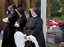 Tutejsze zakonnice od samego początku pracują dla dzieci i młodzieży.