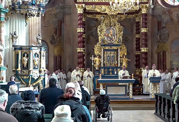 Rocznicowa Eucharystia w skrzatuskim sanktuarium.