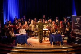 Orkiestra zaprezentowała patriotyczny repertuar, młodzież odczytała listy i grypsy żołnierzy wyklętych.