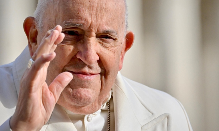 Jezuita do zadań specjalnych. Nieznany wątek biografii papieża Franciszka