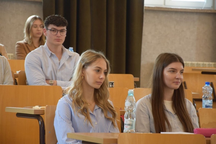 Uczestnicy szkolenia z zaciekawieniem słuchali prelegentów.