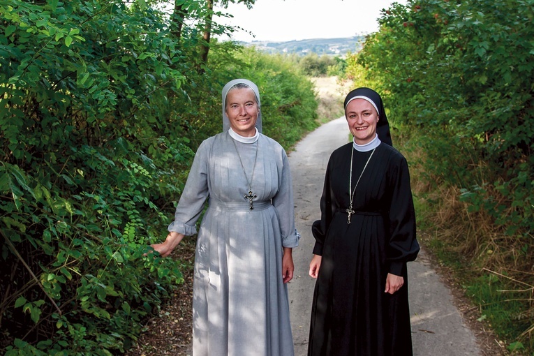 Założycielka BMWK s. Gabriela (po lewej) z s. Darią, aktualną odpowiedzialną.