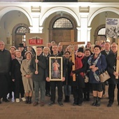 Obrońcy krzyża z Miętnego na Jasnej Górze równo 40 lat po pielgrzymce, która odbyła się w czasie strajku. 