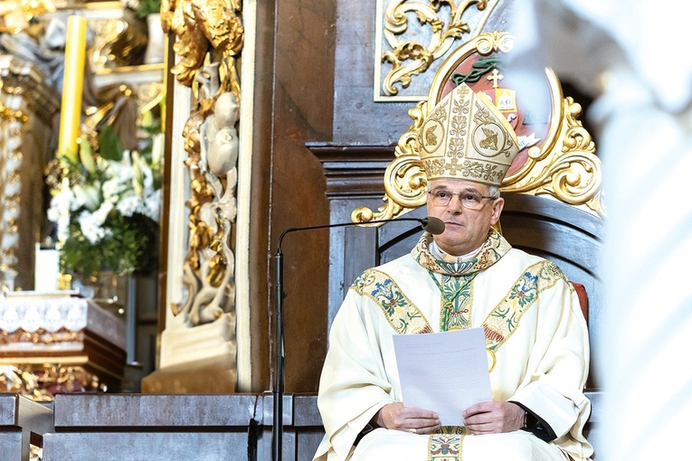 – Upominanie się o przywrócenie dobrego imienia ma sens – mówi biskup.