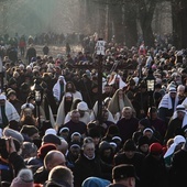 Dlaczego kalwaryjskie misteria przyciągają tłumy?