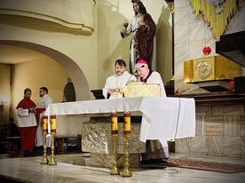 W homilii bp Wodarczyk wskazał na rolę św. Józefa w religijnej i ludzkiej formacji Jezusa.