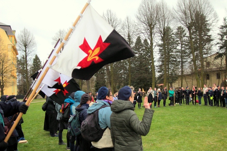 Szli za biało-czarnymi sztandarami!