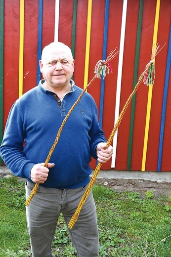 Dziś mało kto umie to robić śmiergusty, ale mąż pani Genowefy wciąż to potrafi.