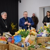 Dary poświęcił bp Krzysztof Nitkiewicz.