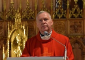 Bp Piotr Turzyński zaapelował, aby bronić krzyża