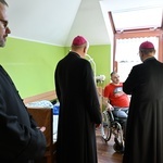 Biskupi gdańscy w sopockim hospicjum