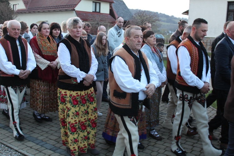 Procesja rezurekcyjna w Miętustwie