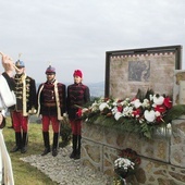 Miejsce pamięci pobłogosławił bp Stanisław Salaterski.