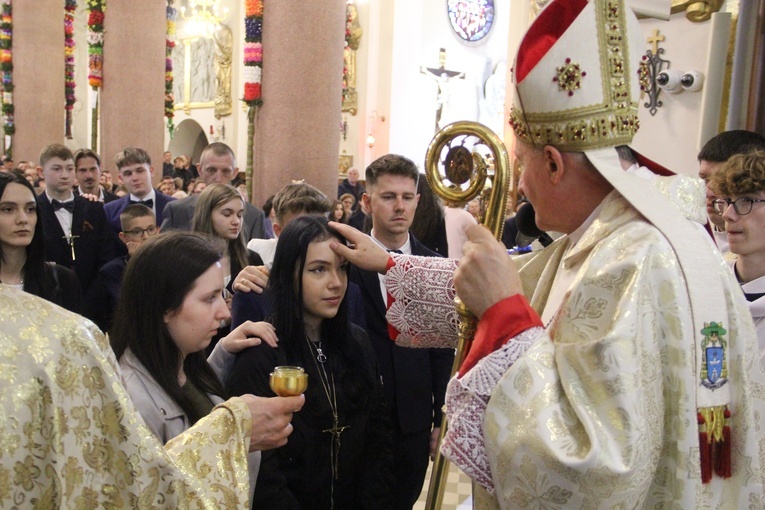 Bierzmowanie w limanowskiej bazylice, cz. 2