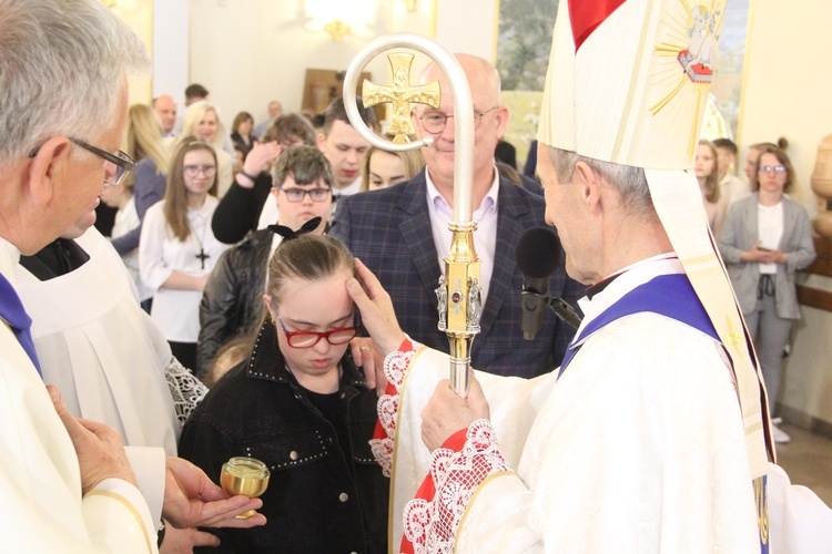 Bierzmowanie u Matki Bożej Anielskiej w Dębicy