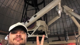 Dr Kacper Wierzchoś w obserwatorium astronomicznym Mount Lemmon w Arizonie (USA).