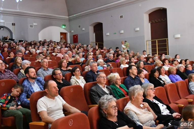 Koncert uwielbienia "Jezus zwyciężył"