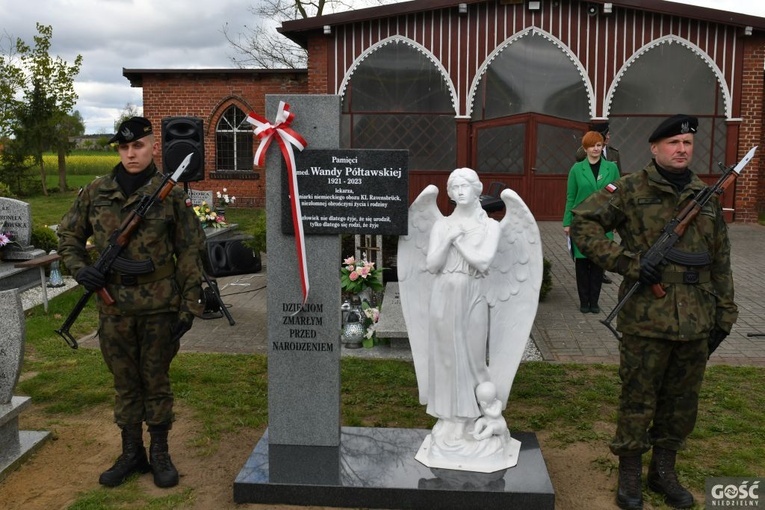 W Niegosławicach odsłonięto Pomnik Życia