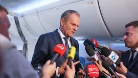 Tusk: Sytuacja na froncie jest krytyczna; najbliższe tygodnie mogą rozstrzygnąć o losach wojny