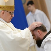 Biskup opolski zaprasza do modlitwy o powołania