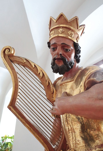 Król Dawid, uważany za autora wielu tych utworów.
