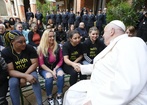Papież w Wenecji spotkał się z kobietami w więzieniu, z artystami i młodzieżą 