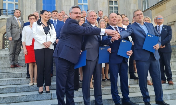 Śląskie. KO, Trzecia Droga i Lewica podpisały umowę koalicyjną w sejmiku