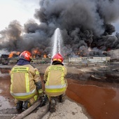 Siemianowice Śląskie. Wojewoda śląski zwołał sztab kryzysowy. Płonie ponad 5 tysięcy ton odpadów