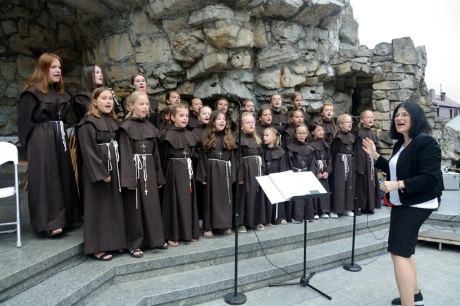 Pielgrzymka Dzieci do Babci Anny