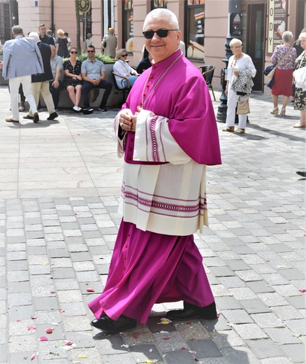 Bp Artur Miziński obchodzi jubileusz 60. urodzin.  60 lat bp. Artura Mizińskiego - jubileusz pełen refleksji i wdzięczności