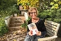 – W tej bardzo osobistej publikacji staram się oddać to, co czuliśmy w czasie papieskich podróży, ale też emocje Ojca Świętego. Kiedy wylądował w Wilnie, był bardzo wzruszony, a my szczypaliśmy się, czy to faktycznie się dzieje, bo cztery dni wcześniej z Litwy wyszły wojska radzieckie – mówi Katarzyna Wasilewska.