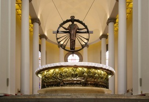 Ołtarz główny w katedrze Chrystusa Króla