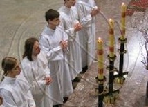 Służba liturgiczna w dokumentach ogólnokościelnych i II Polskiego Synodu Plenarnego